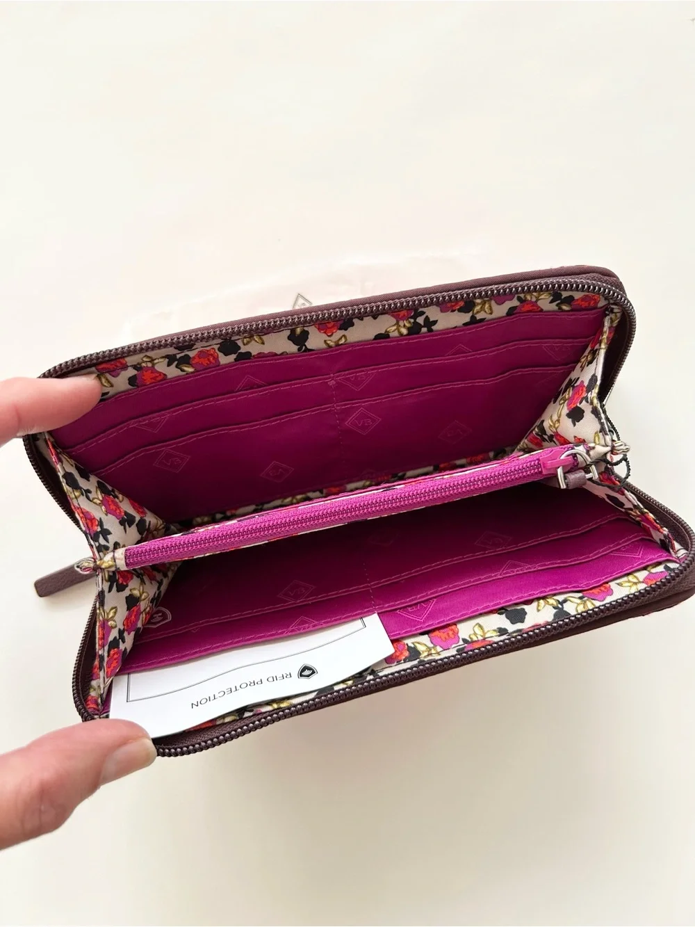 NWT  Vera Bradley Retired Houndstooth Quilted Print Georgia RFID Wallet